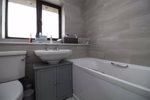 38 Ashdown Walk, New Milton, BH25 6TX