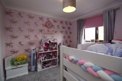 38 Ashdown Walk, New Milton, BH25 6TX