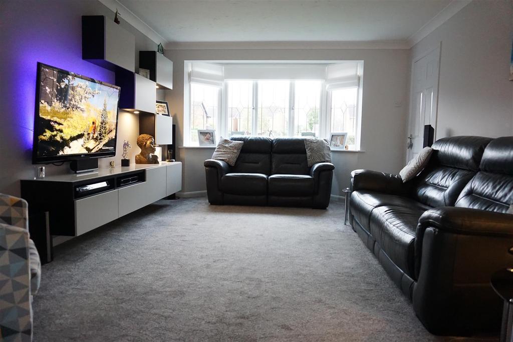 Kestrel Drive, AdwickLeStreet... 4 bed detached house £290,000