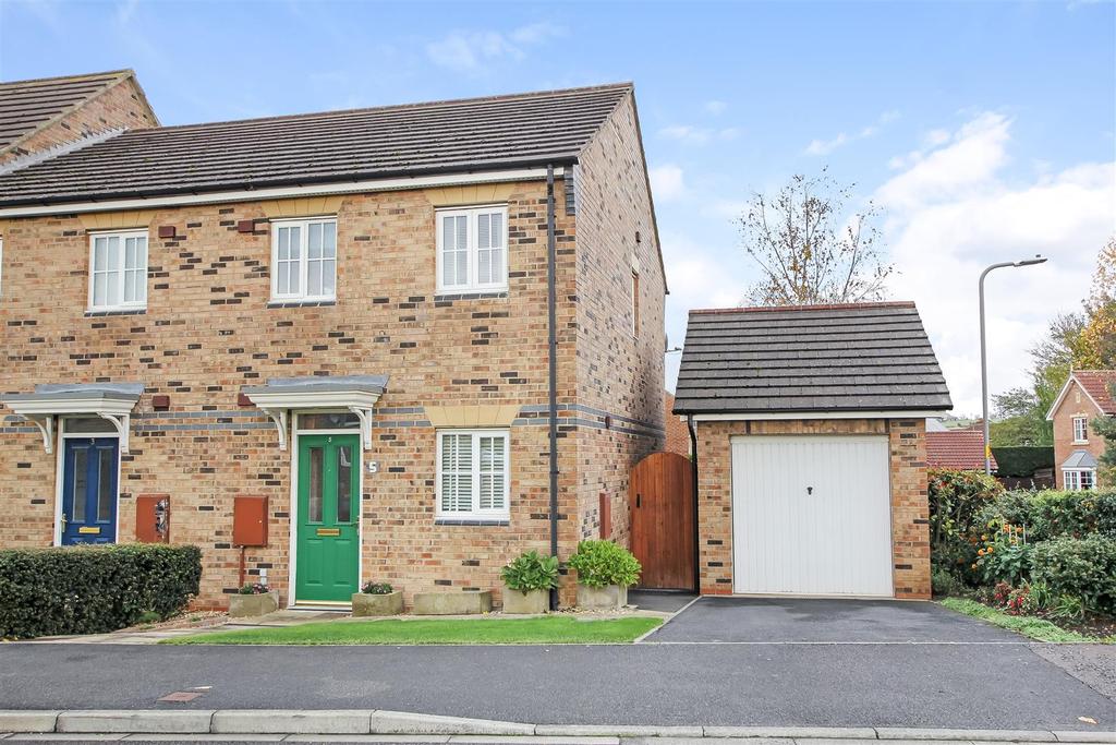 Trinity Gardens, Northallerton 2 bed terraced house £190,000