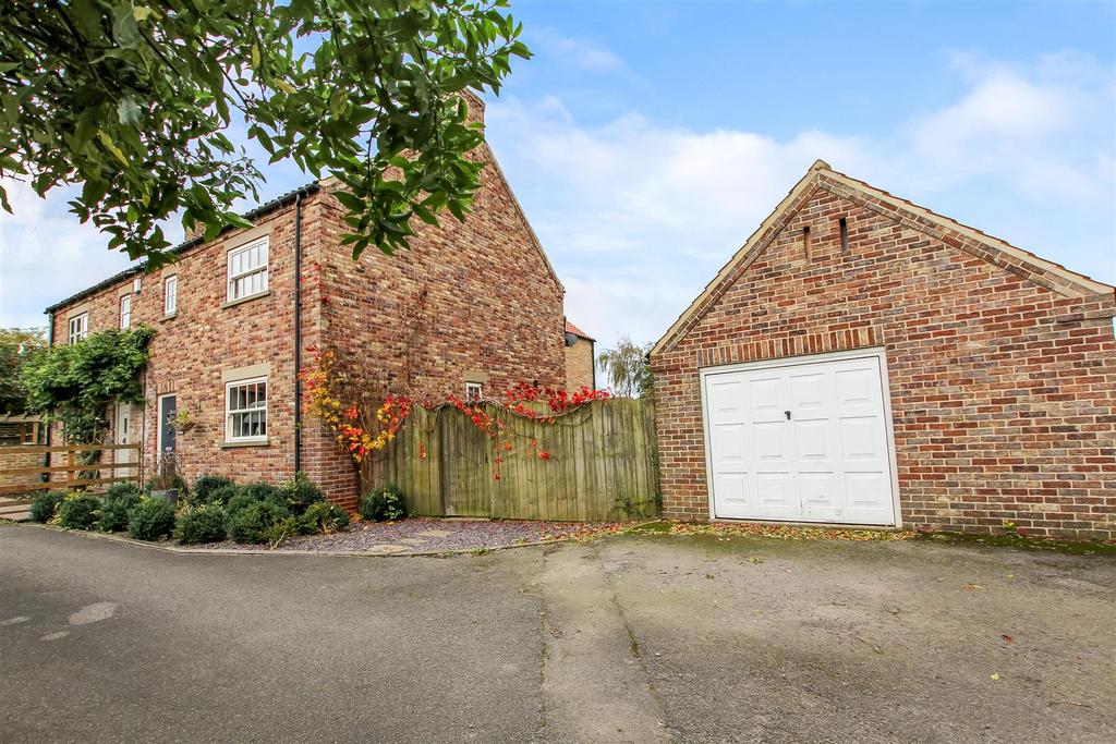 Danby Wiske, Northallerton 4 bed semidetached house £395,000