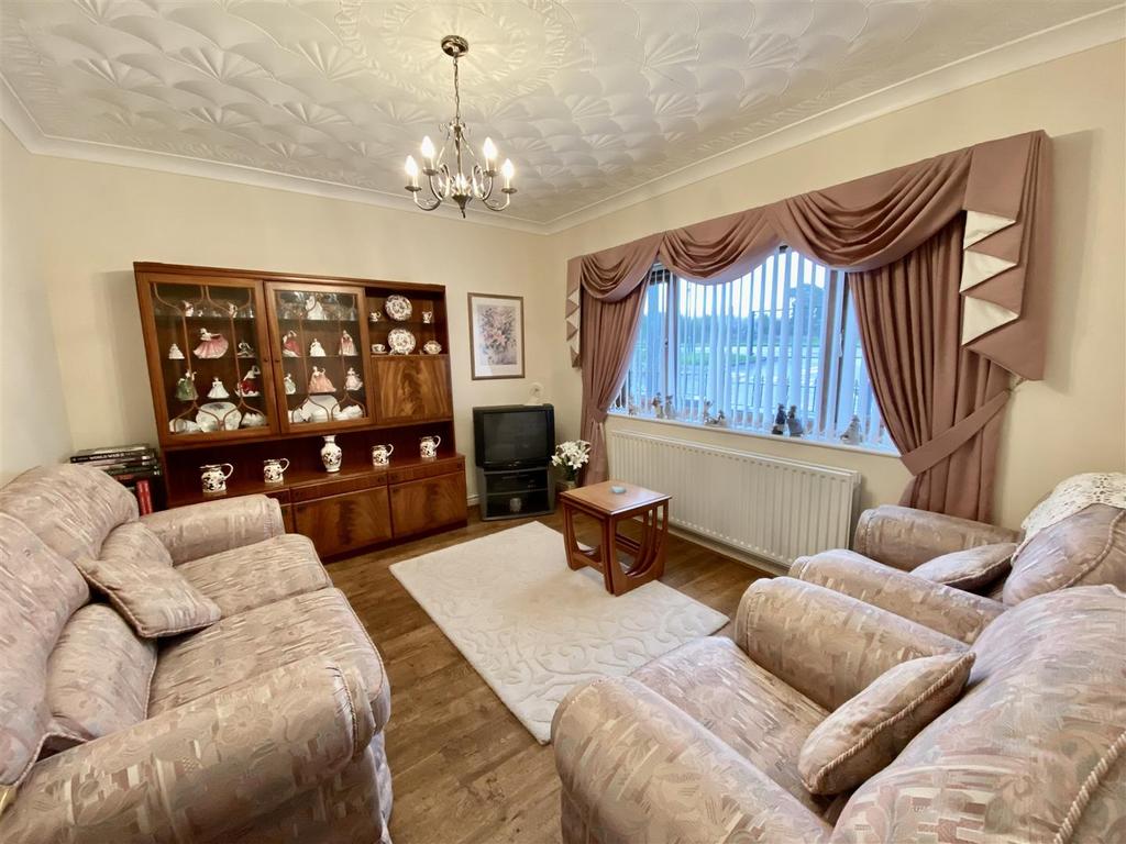 New Road, Upper Brynamman, Ammanford 3 bed detached bungalow £210,000