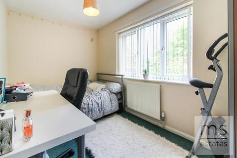 2 bedroom semi-detached house to rent, Bedarra Grove, Nottingham NG7