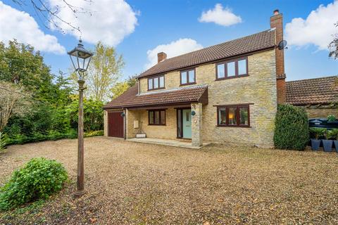 4 Bakers Close, Stoke Goldington, Newport Pagnell, MK16 8NQ