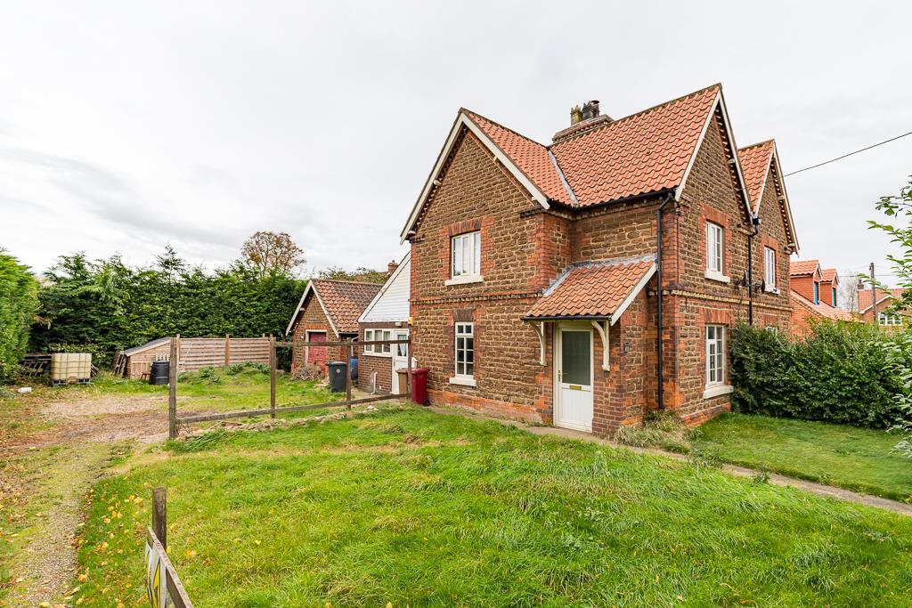 School Lane, Appleby, Scunthorpe 2 bed semidetached house £160,000
