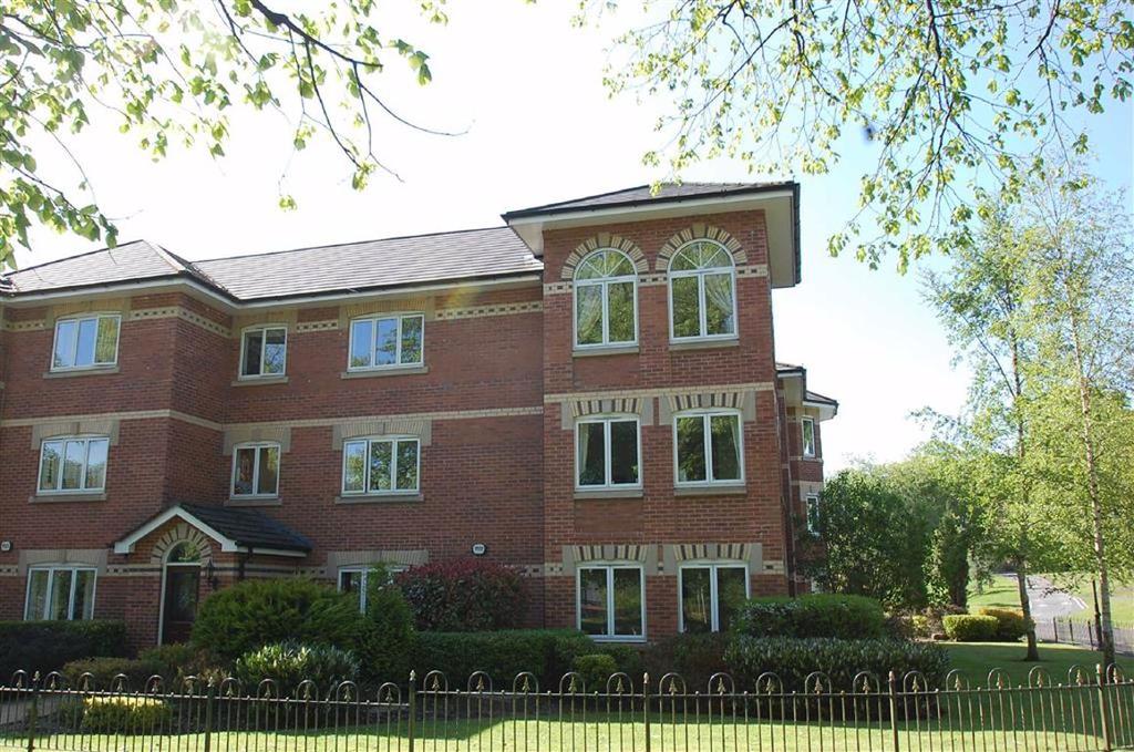 Winchester House, Pavilion Way, MACCLESFIELD 2 bed apartment £825 pcm