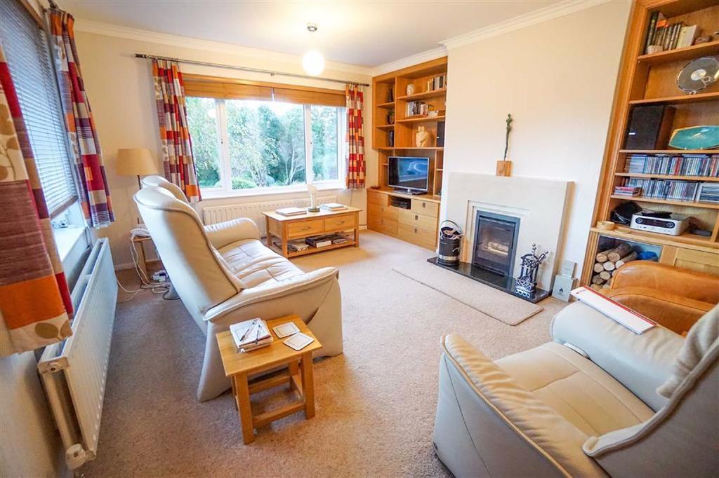 Austen Way, Hastings, East Sussex 3 bed semi-detached house - £340,000