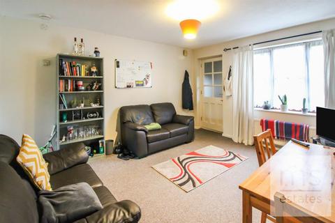 2 bedroom terraced house to rent, Hazelmere Grove, Nottingham NG7