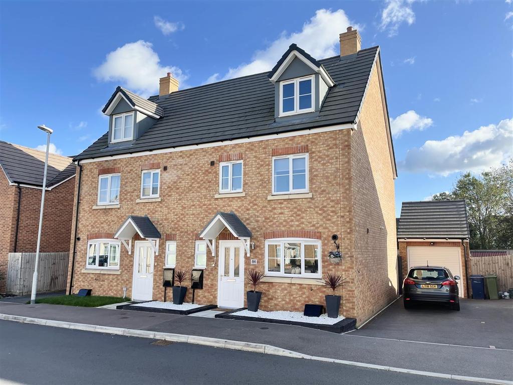 Longstone Avenue, Longford, Gloucester 4 bed semidetached house £321,000