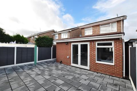 27 Macdonald Close, Tividale, Oldbury, B69 3LD