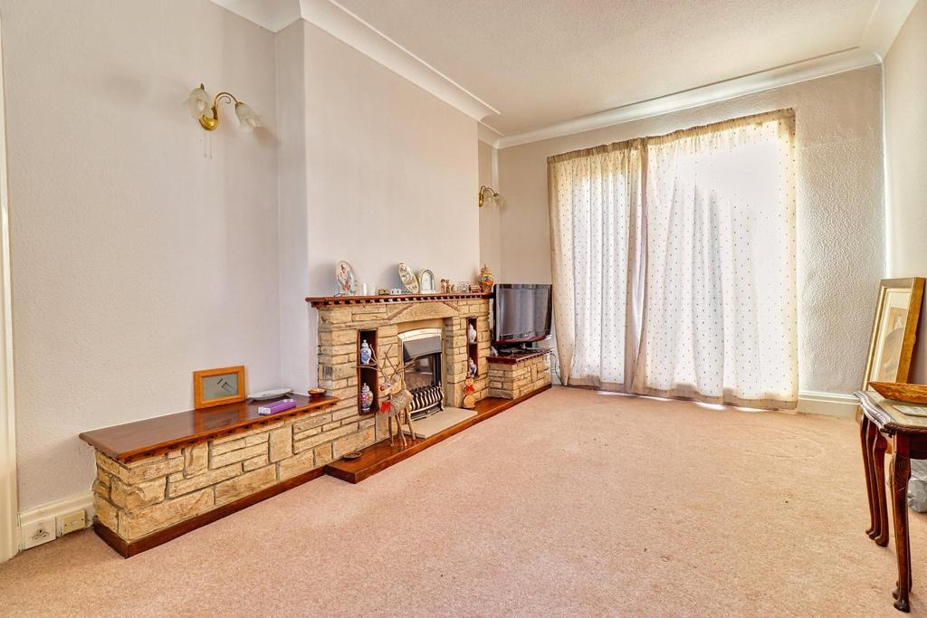 Victoria Crescent, Horsforth 3 bed semidetached house £295,000