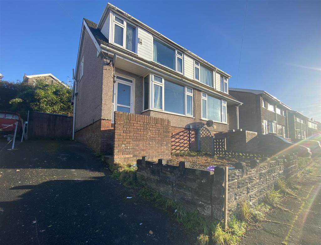 Woodcote, Killay, Swansea 3 bed semidetached house £175,000