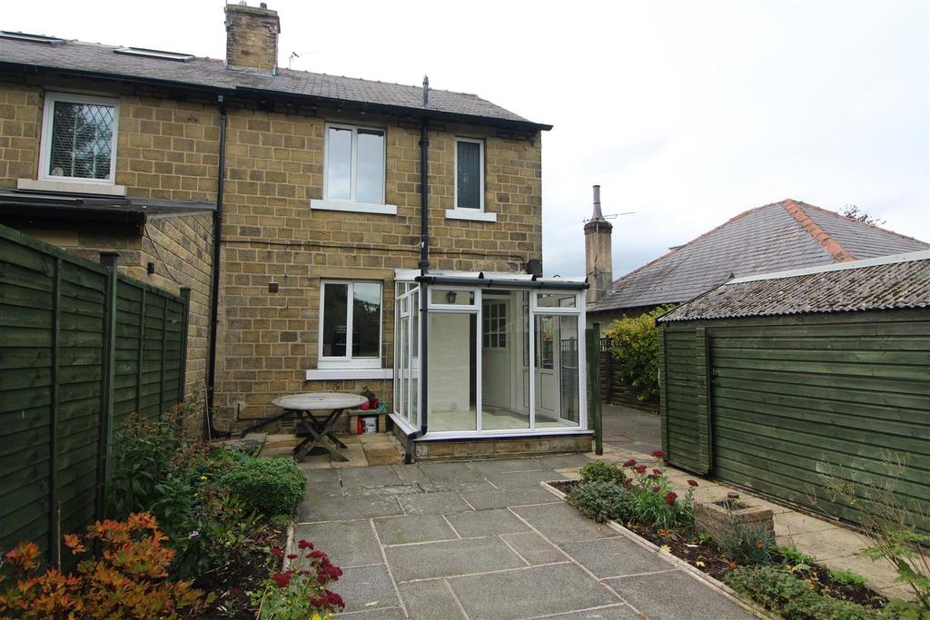 Marsh Gardens, Honley, Holmfirth 2 bed semidetached house £725 pcm (£167 pw)