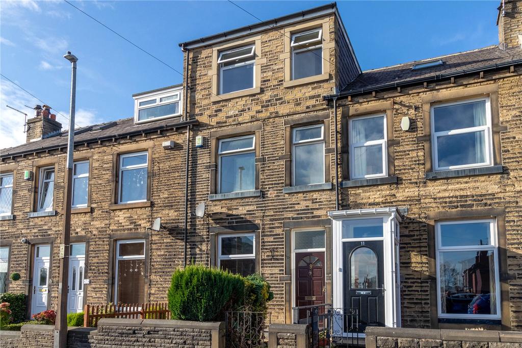 Dudley Avenue, Marsh, Huddersfield, HD1 3 bed terraced house £129,950