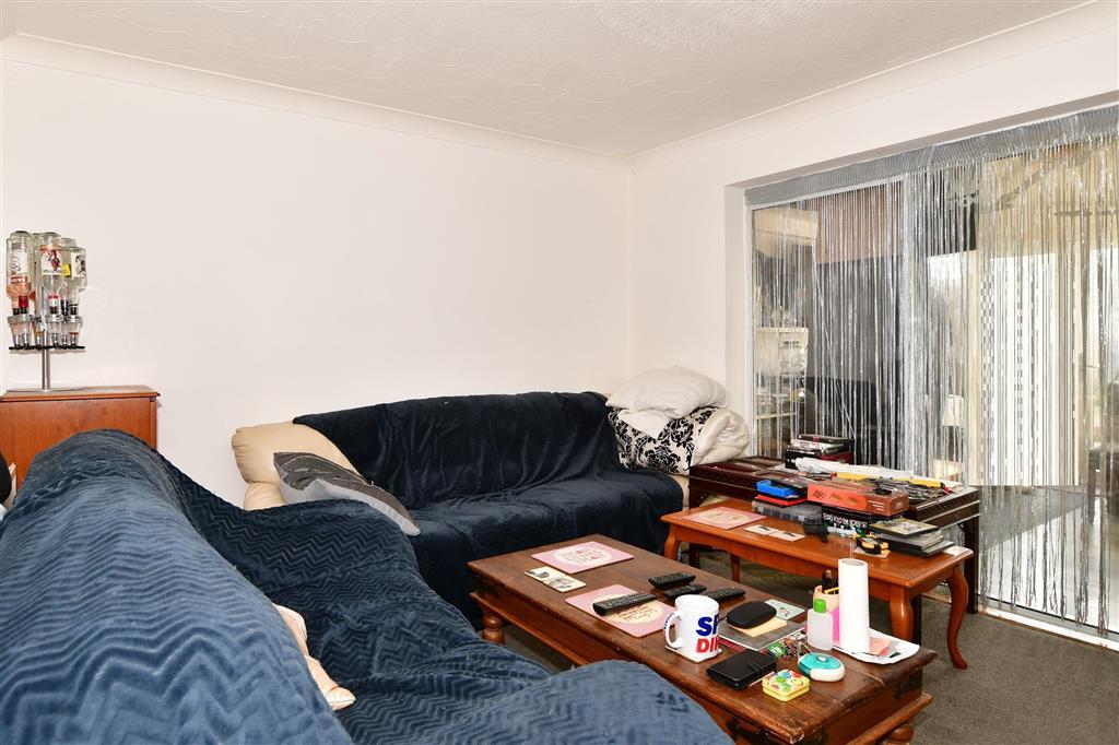 Yarrow Road, Chatham, Kent 2 bed terraced house £260,000