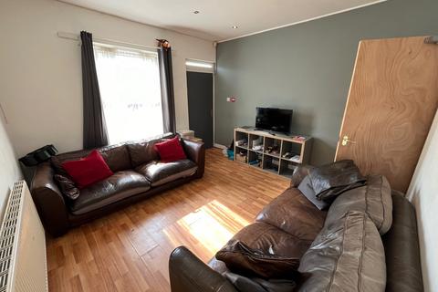 4 bedroom terraced house to rent, Burley Lodge Terrace, Leeds, West Yorkshire, LS6