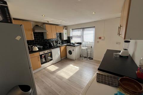 4 bedroom terraced house to rent, Burley Lodge Terrace, Leeds, West Yorkshire, LS6