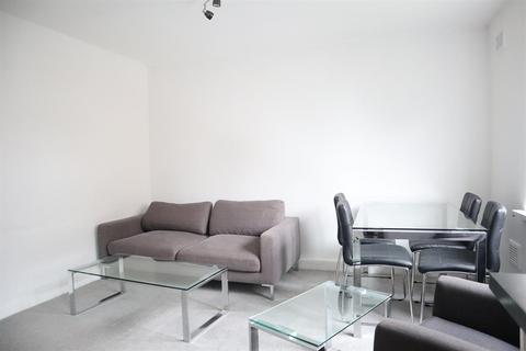 11 Manor Vale, Brentford, TW8 9JP