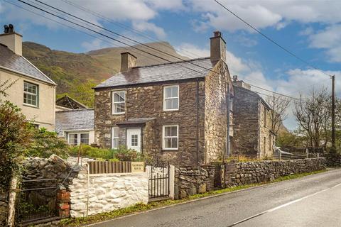 3 bedroom semi-detached house for sale - Gwastadnant, Nant Peris, Caernarfon, Gwynedd, LL55