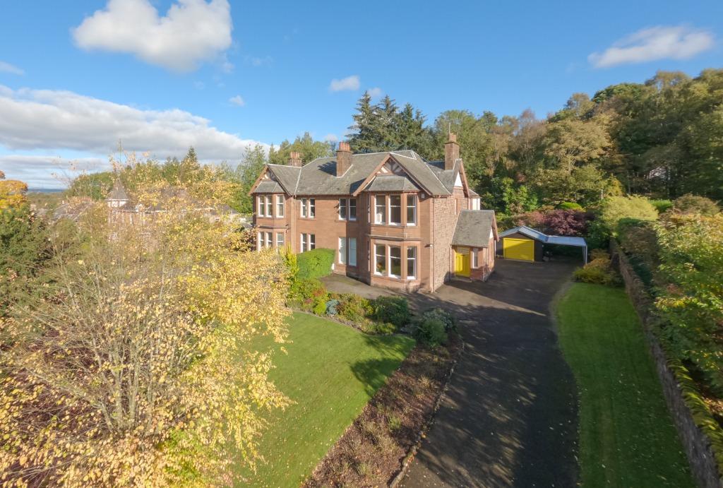 St Margarets Drive, Dunblane, 5 bed semidetached villa £520,000