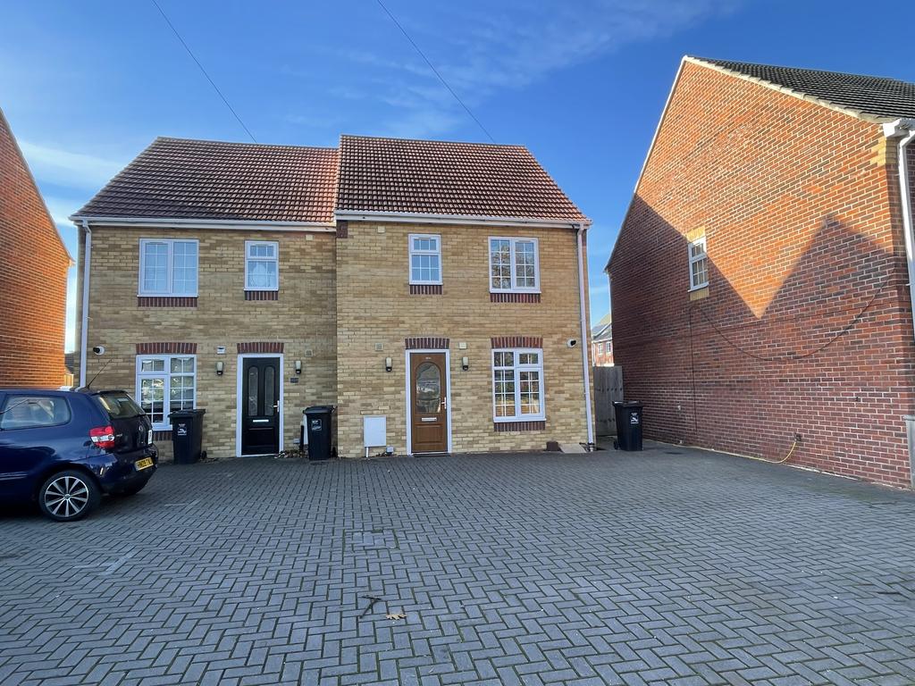 Herbert Avenue, Poole BH12 3 bed semidetached house £1,150 pcm (£265 pw)