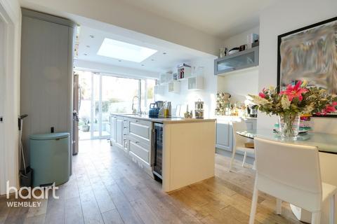 42 Dewsbury Road, London, NW10 1ER