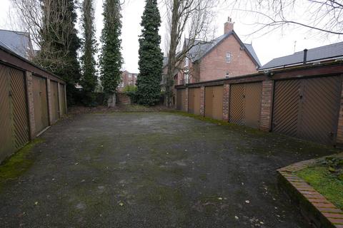 Garage to rent - Palatine Road, Manchester M20