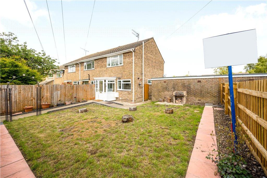 Stapleford Close, Romsey, Hampshire 3 bed end of terrace house £300,000