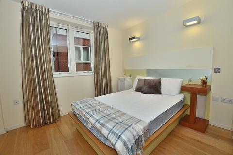 2 bedroom apartment to rent - Regency Court, 8-111 High Road, South Woodford, E18