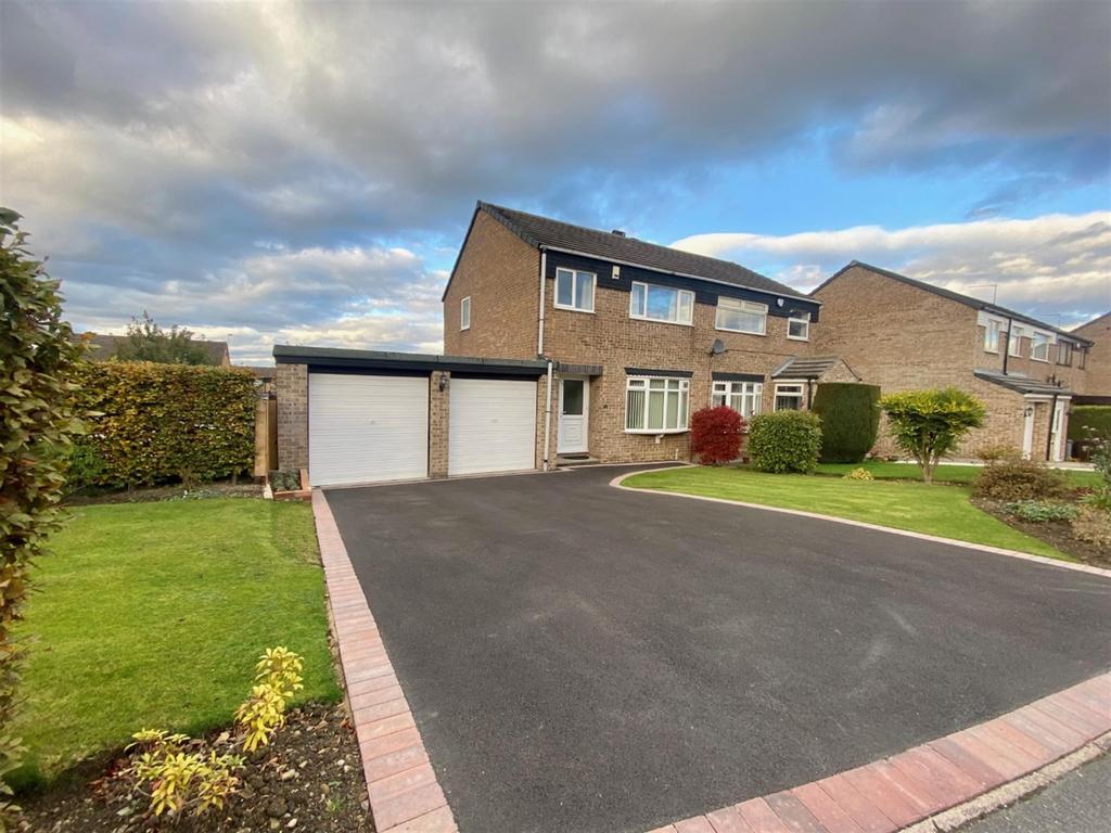 Redwood Glen, Chapeltown, Sheffield... 3 bed semidetached house £220,000