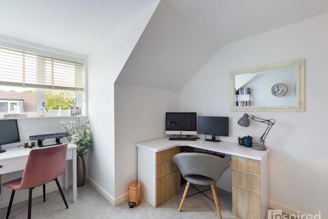 8 Bunkers Crescent, Bletchley, Milton Keynes, MK3 6FP