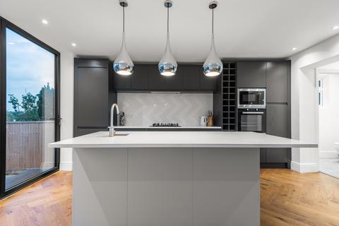 80 Exford Road, London, SE12 9HA