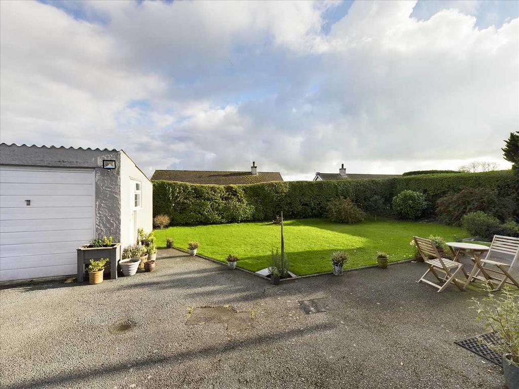 Detached Garage