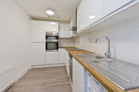 2 bedroom flat to rent, Lexham Gardens, London, W8