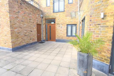 Studio to rent, Peascod House, 1 Peascod Place, Windsor, Berkshire, SL4