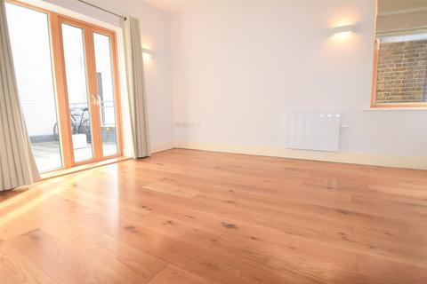 Studio to rent, Peascod House, 1 Peascod Place, Windsor, Berkshire, SL4