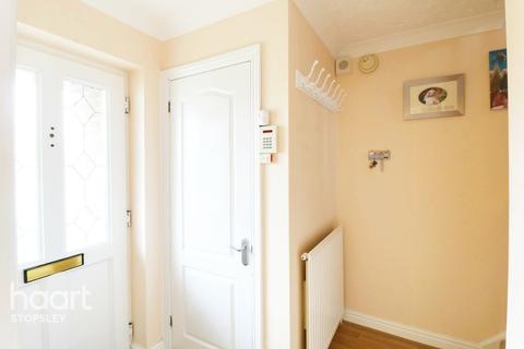 19 Emmer Green, Luton, LU2 8UH