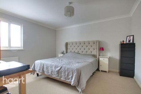 35 Galleon Way, Upnor, Rochester, ME2 4GX