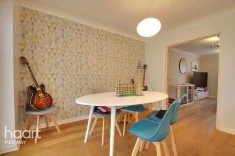 35 Galleon Way, Upnor, Rochester, ME2 4GX