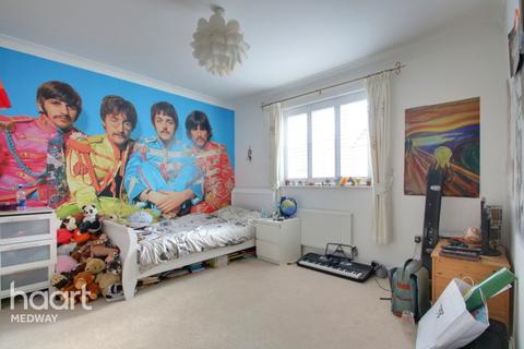 35 Galleon Way, Upnor, Rochester, ME2 4GX