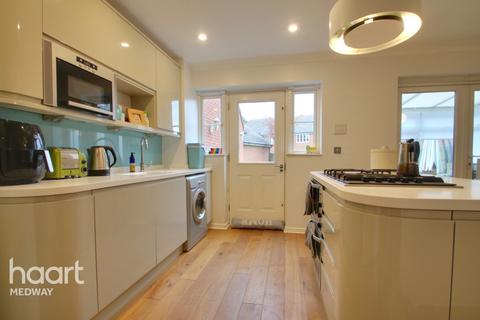 35 Galleon Way, Upnor, Rochester, ME2 4GX