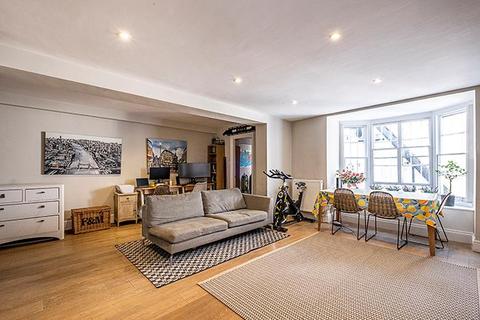 2 bedroom flat for sale - Gloucester Mews, London, W2