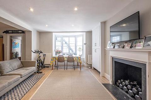 2 bedroom flat for sale - Gloucester Mews, London, W2