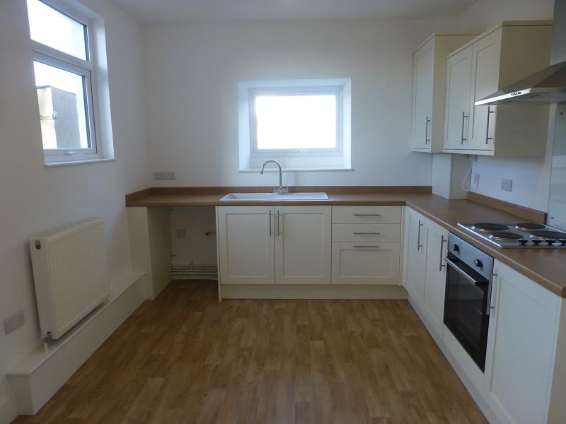 Wernoleu Road, Ammanford... 3 bed detached house £239,950