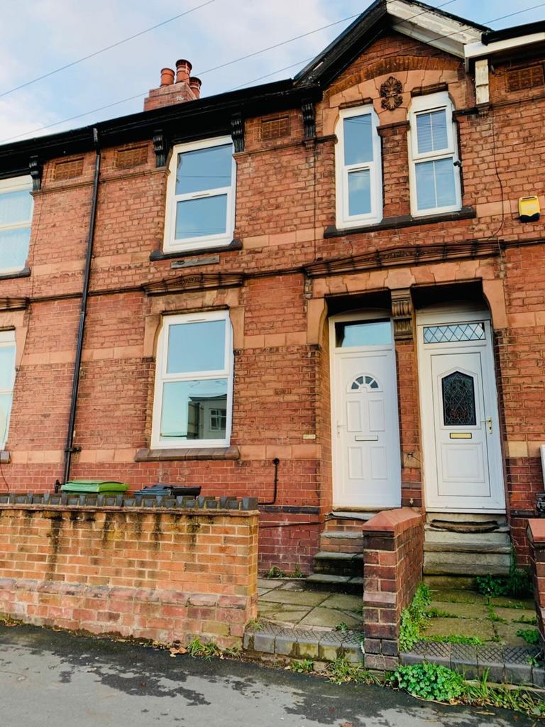 Stourbridge Road, Dudley, DY1 2EG 2 bed terraced house £950 pcm (£219 pw)