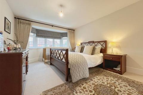 49 Jopling Road, Bisley, Woking, GU24 9FN