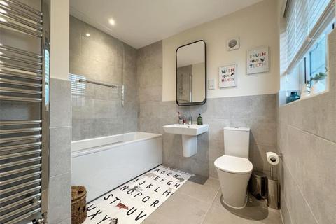 49 Jopling Road, Bisley, Woking, GU24 9FN