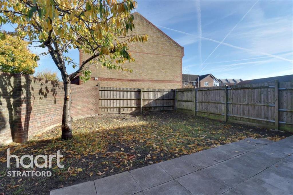 Anna Neagle Close, Forest Gate, E7 4 bed end of terrace house £2,300
