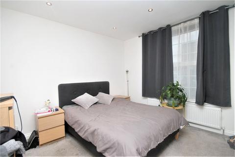 40 Stanley Grove, Croydon, CR0 3QU