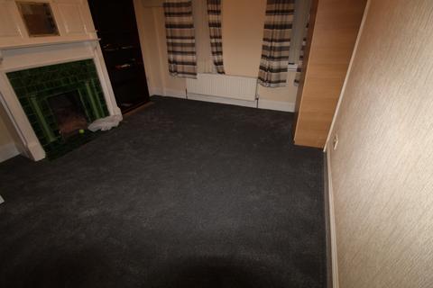 2 bedroom flat to rent, Ashford, TW15